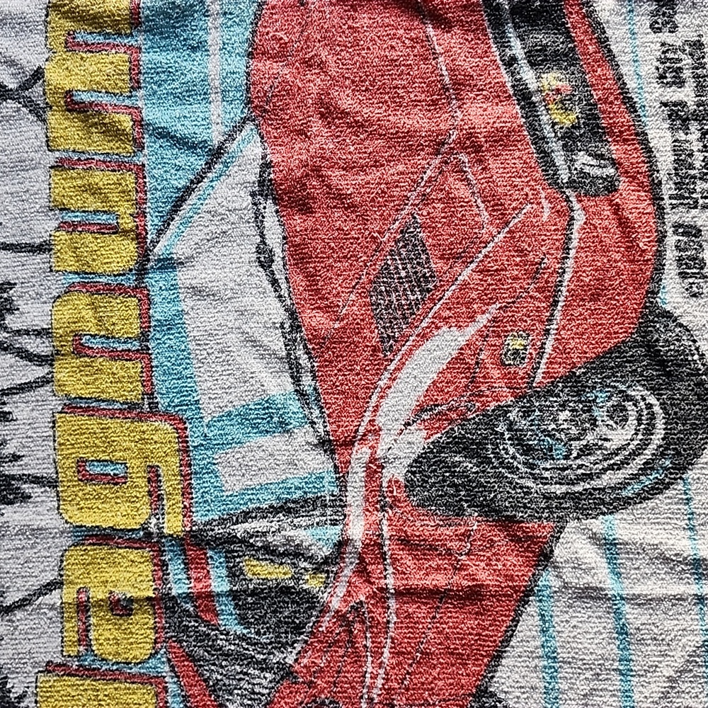 Vintage 1980 Magnum P.I. Beach Towel with Red Car Design Universal City Studios - Picture 7 of 10